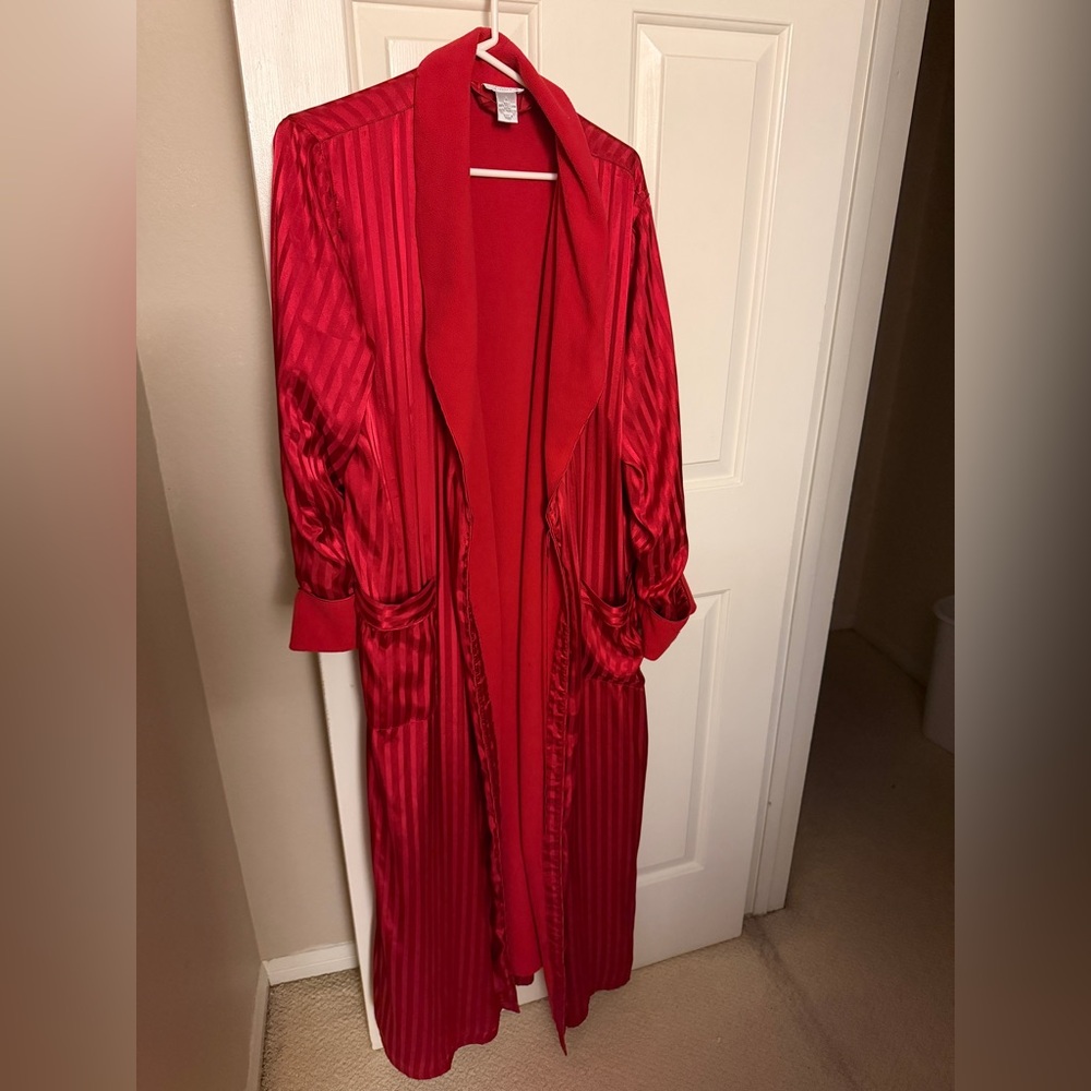 Nordstrom Intimates Red Robe Satin and Fleece Size L